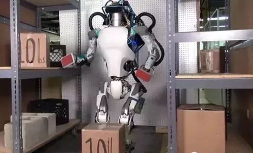 机器人后空翻 智能技术飞跃，机器人时代加速到来